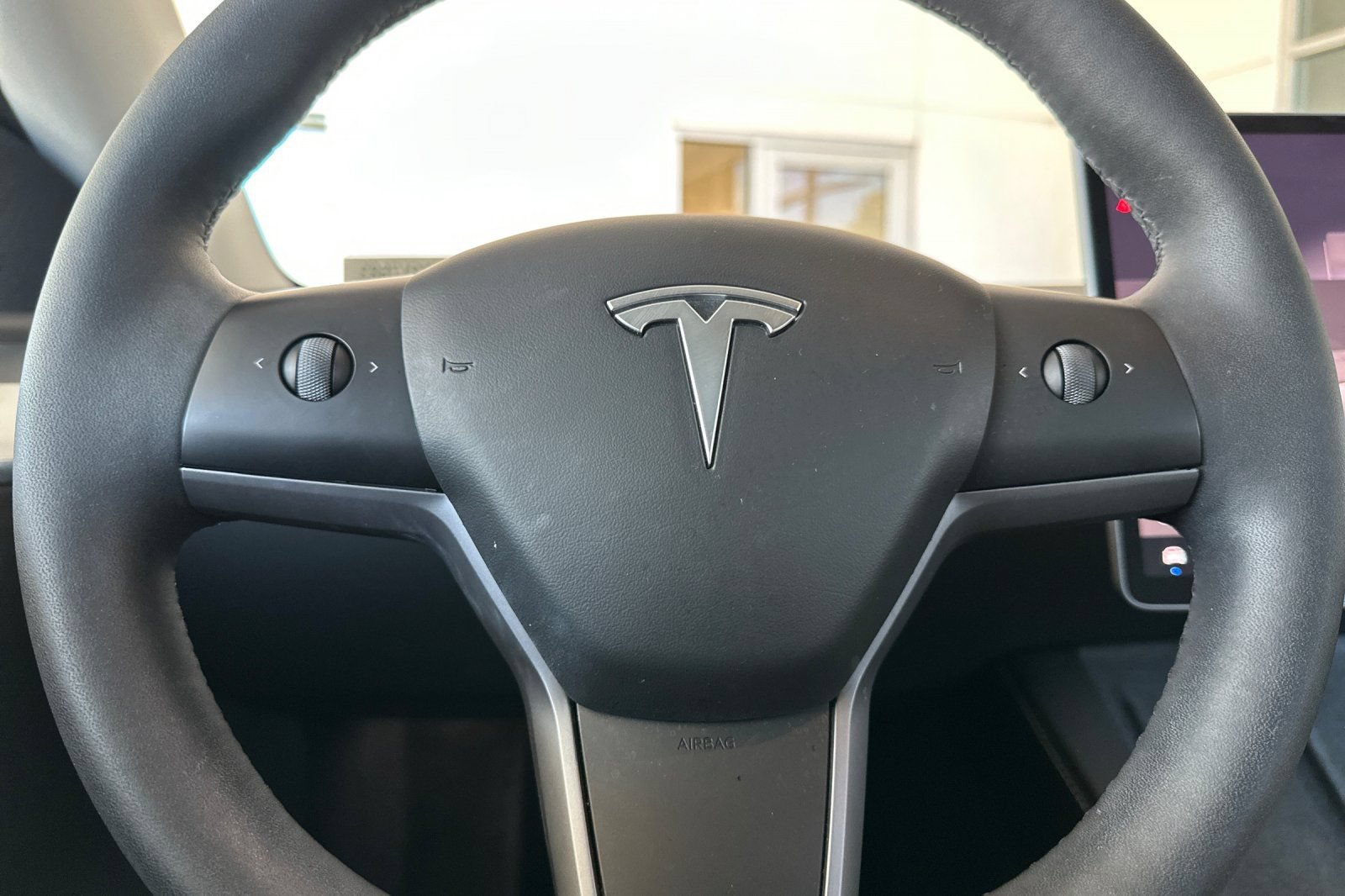 Used 2024 Tesla Model Y Long Range AWD/4WD image 23