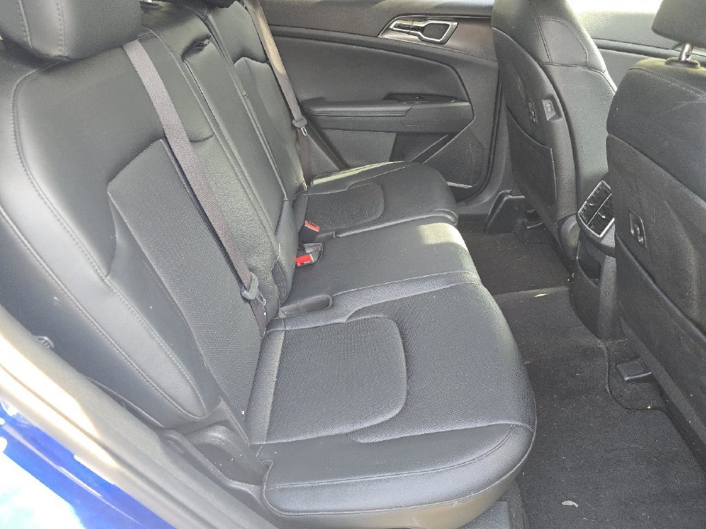 Used 2023 Kia Sportage EX AWD/4WD image 19