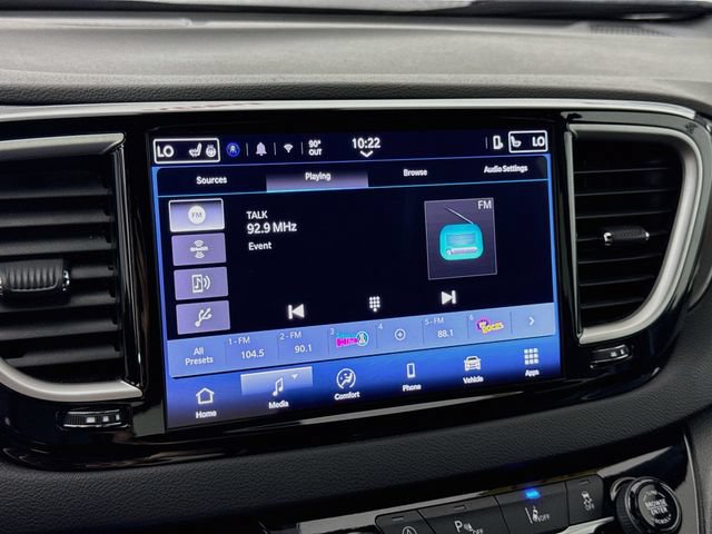 Used 2025 Chrysler Pacifica Select FWD image 15
