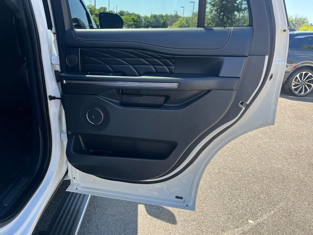 Certified 2023 Ford Expedition Platinum AWD/4WD image 22
