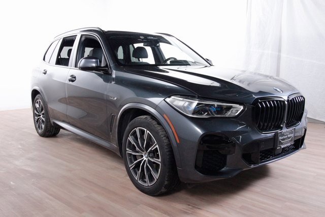 Used 2022 BMW X5 xDrive45e image 3