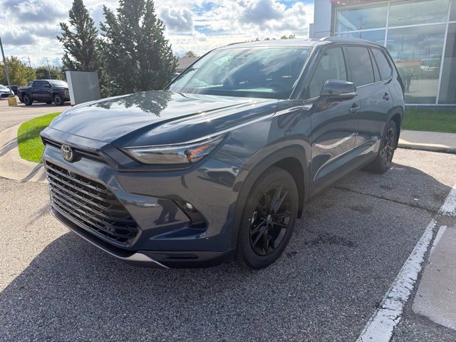 Used 2024 Toyota Grand Highlander AWD image 4