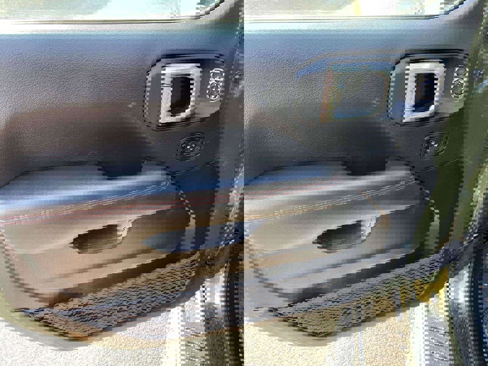 Used 2022 Jeep Gladiator Rubicon w/ LED Lighting Group AWD/4WD image 21