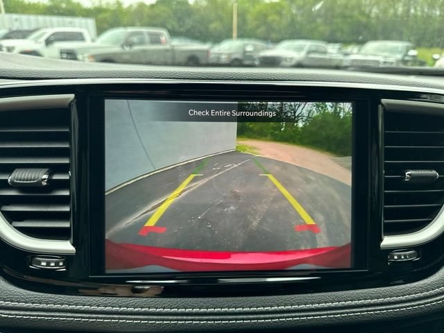 Used 2027 Chrysler Pacifica Select AWD/4WD image 40