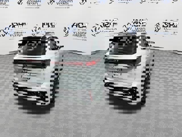 New 2026 Volkswagen Tiguan SE R-Line image 8