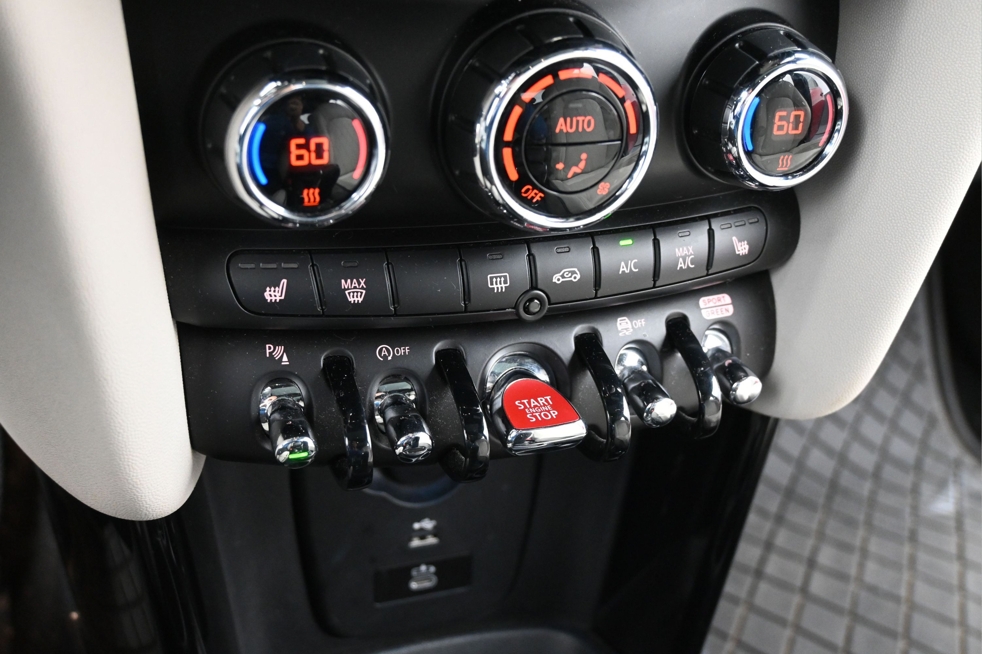 Used 2024 MINI Cooper S FWD image 19
