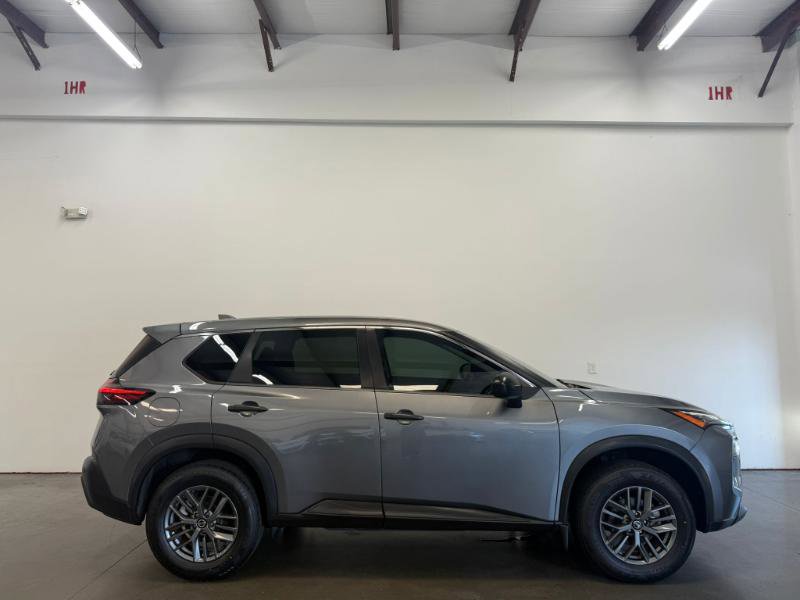 Used 2021 Nissan Rogue S image 2