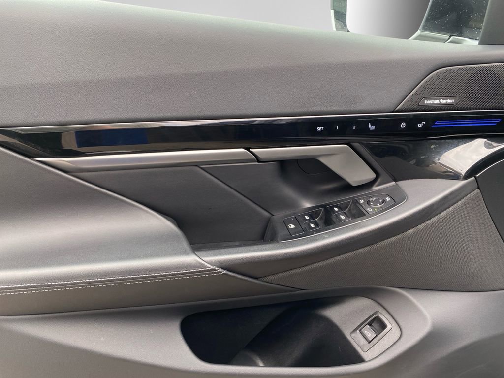 Used 2024 BMW 530i 530i Premium w/ Premium Package image 16