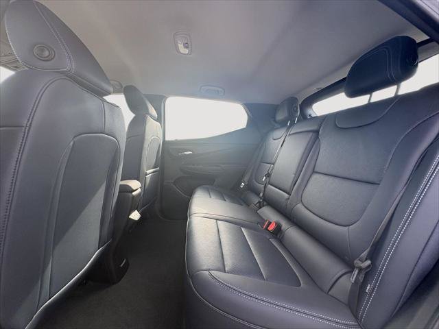 Used 2023 Chevrolet Bolt EUV Premier FWD image 21