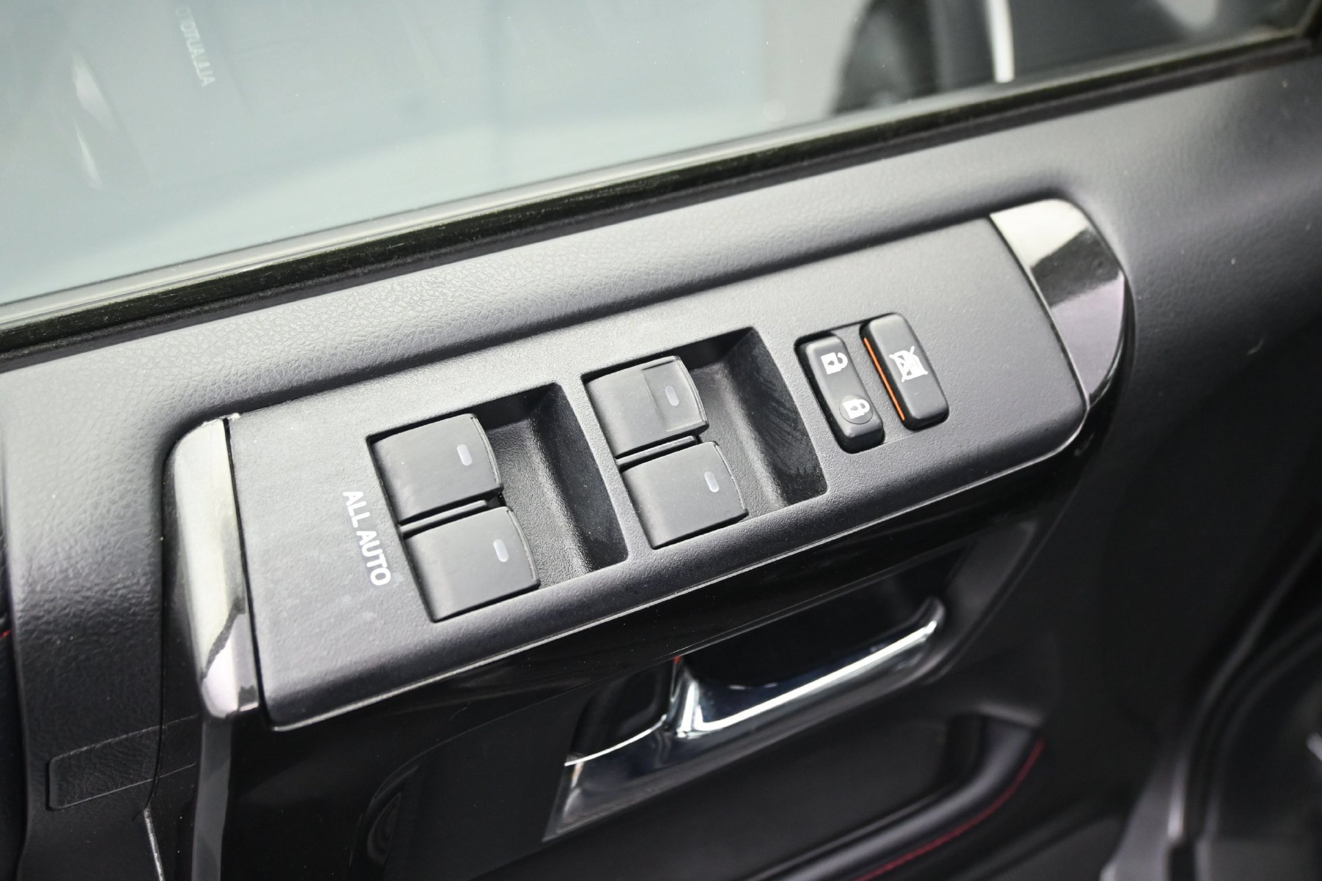 Used 2019 Toyota 4Runner TRD Off-Road Premium AWD/4WD image 21
