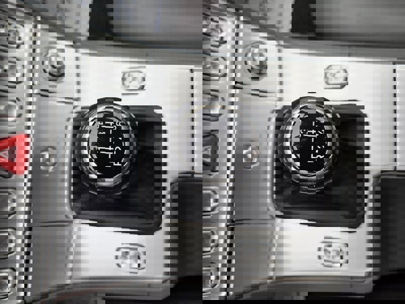 Used 2005 Chrysler Crossfire Limited image 15