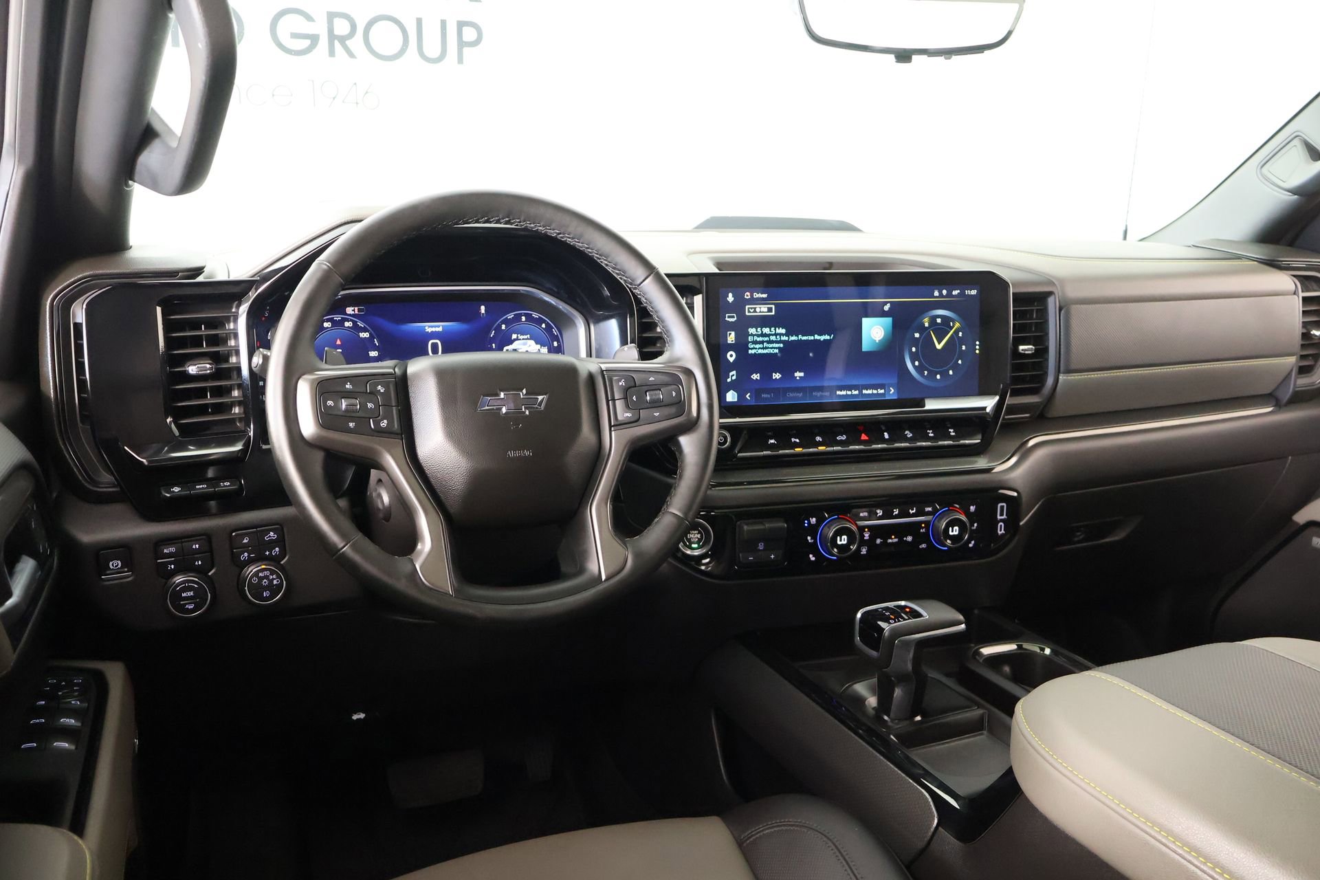 Used 2025 Chevrolet Silverado 1500 ZR2 w/ Technology Package image 2