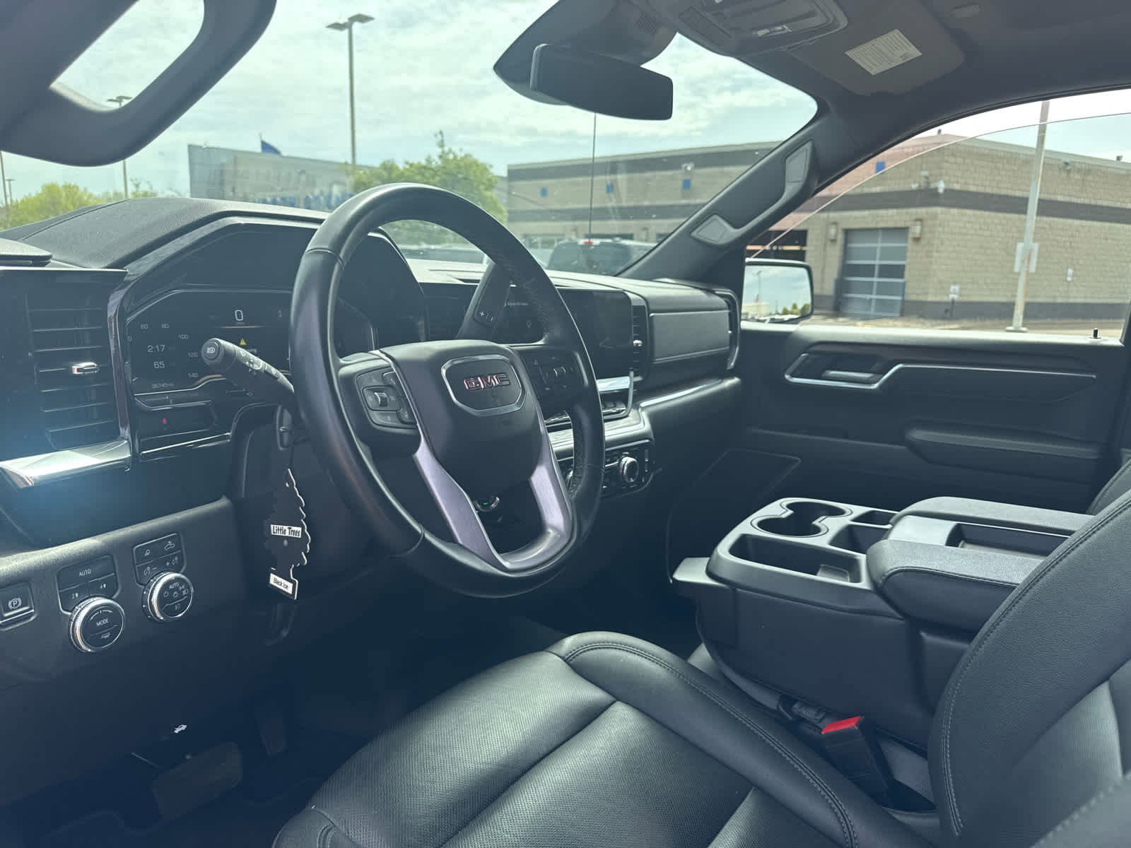 Used 2025 GMC Sierra 1500 SLT AWD/4WD image 10