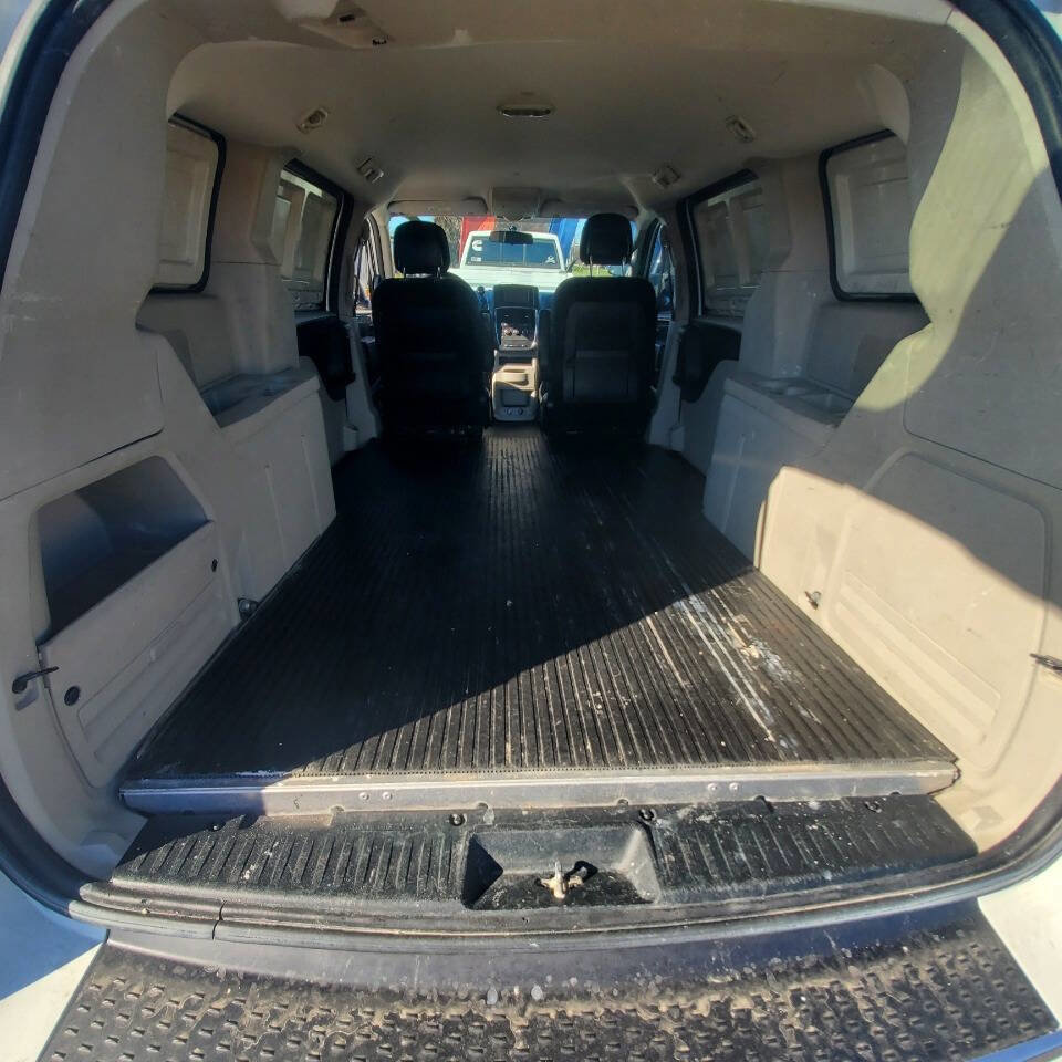 Used 2014 RAM C/V Tradesman image 24