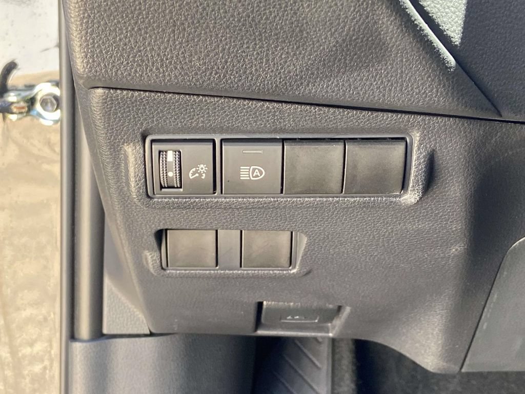 Used 2024 Toyota Corolla Cross LE w/ Moonroof Package FWD image 30