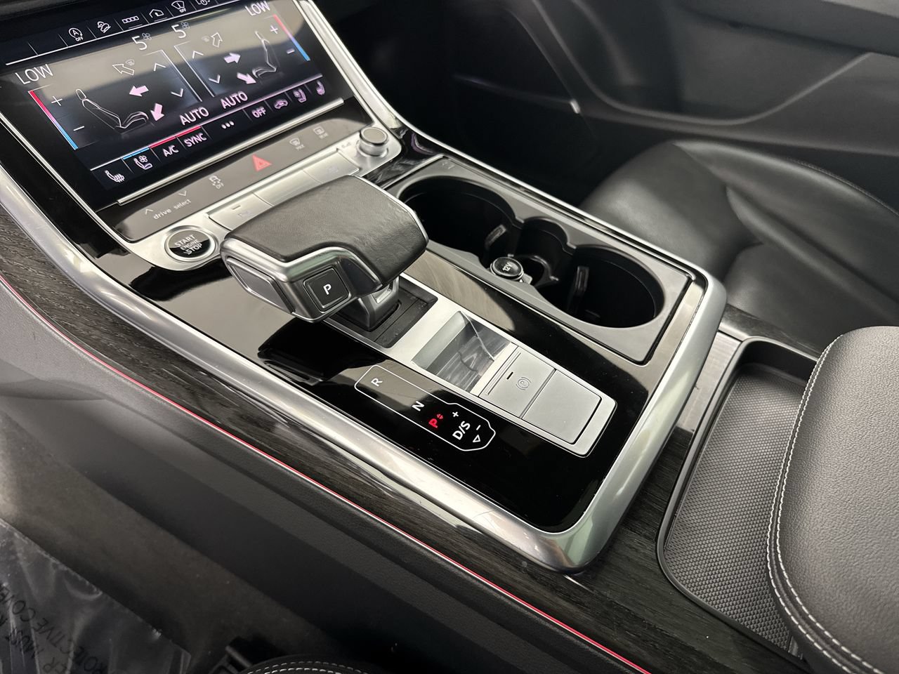 Used 2021 Audi Q8 Prestige AWD/4WD image 24