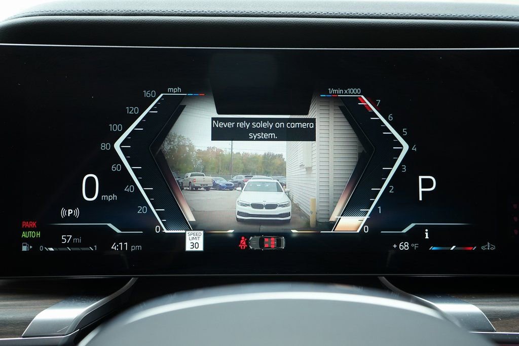 Used 2023 BMW 740i w/ Executive Package image 14