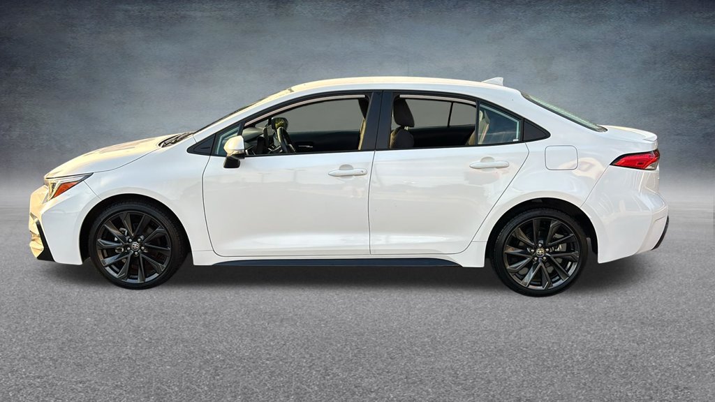 Used 2025 Toyota Corolla SE FWD image 4