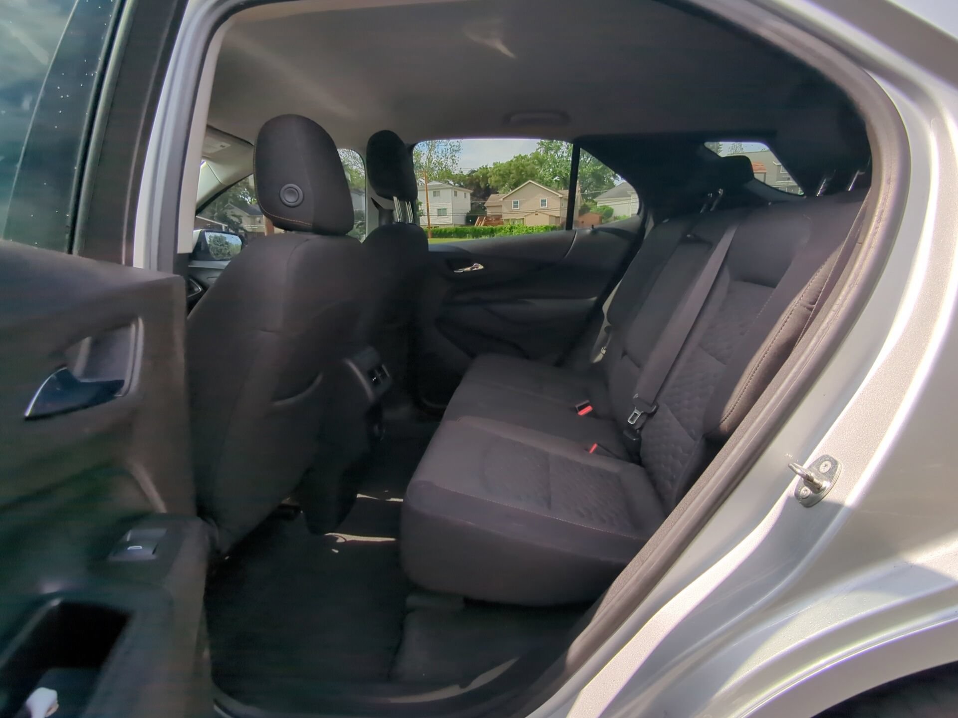 Used 2018 Chevrolet Equinox LT FWD image 9