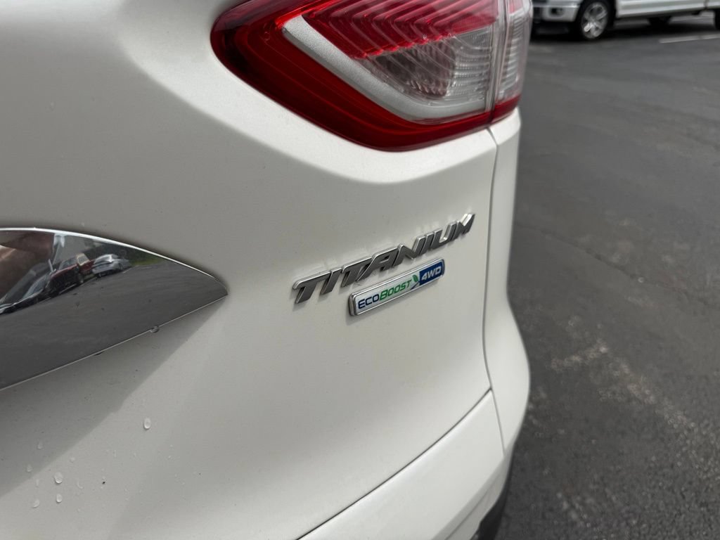 Used 2016 Ford Escape Titanium w/ Equipment Group 301A AWD/4WD image 39