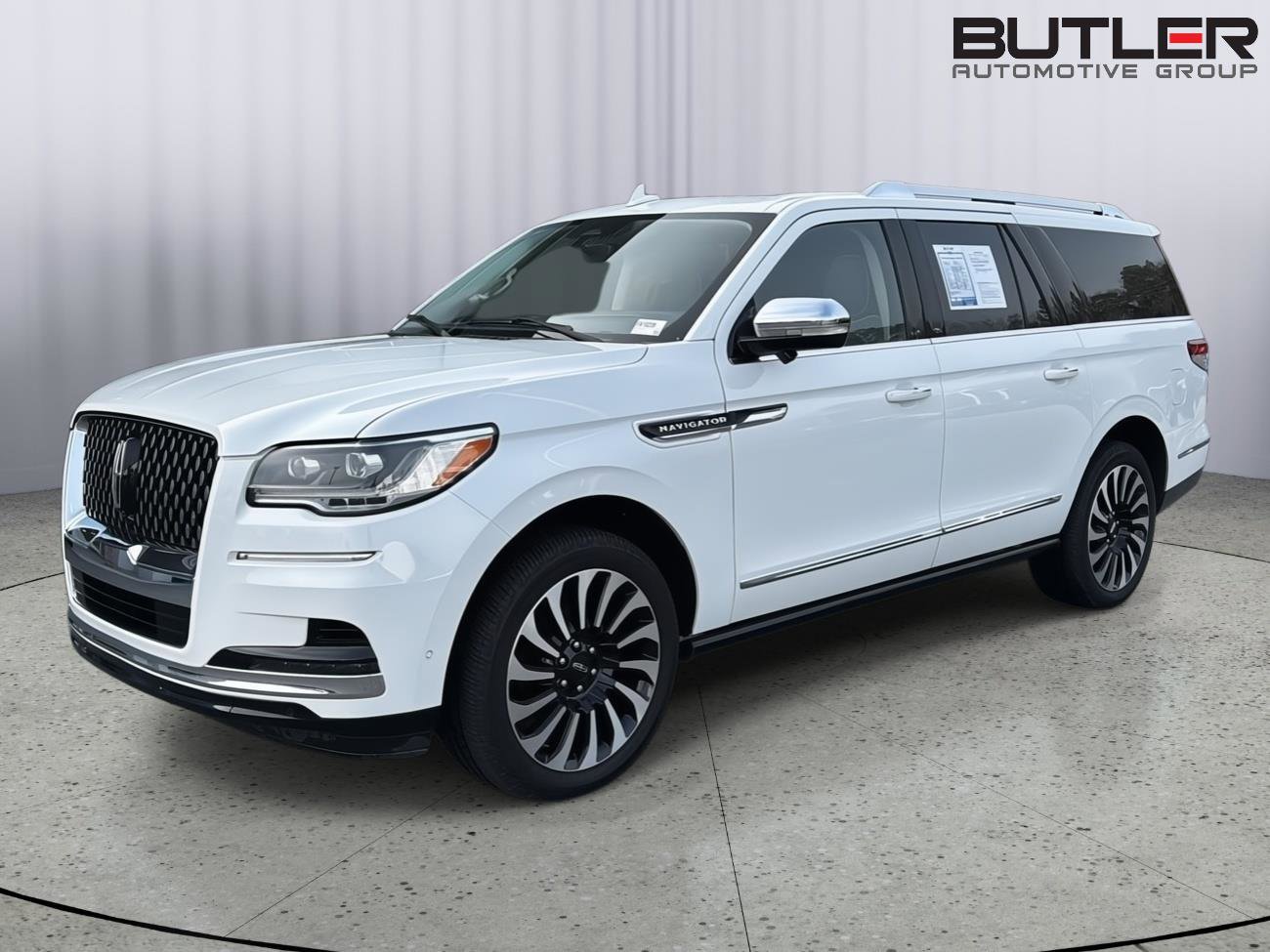 Used 2023 Lincoln Navigator L Black Label image 2