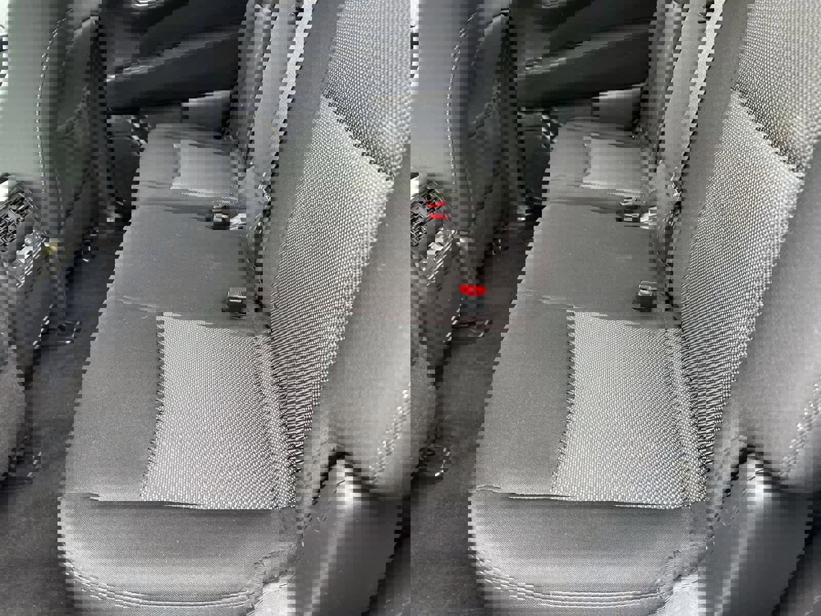 Used 2017 Nissan Pathfinder SV image 15