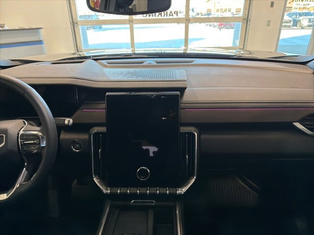 Used 2025 GMC Acadia Denali w/ LPO, Cargo Package image 27