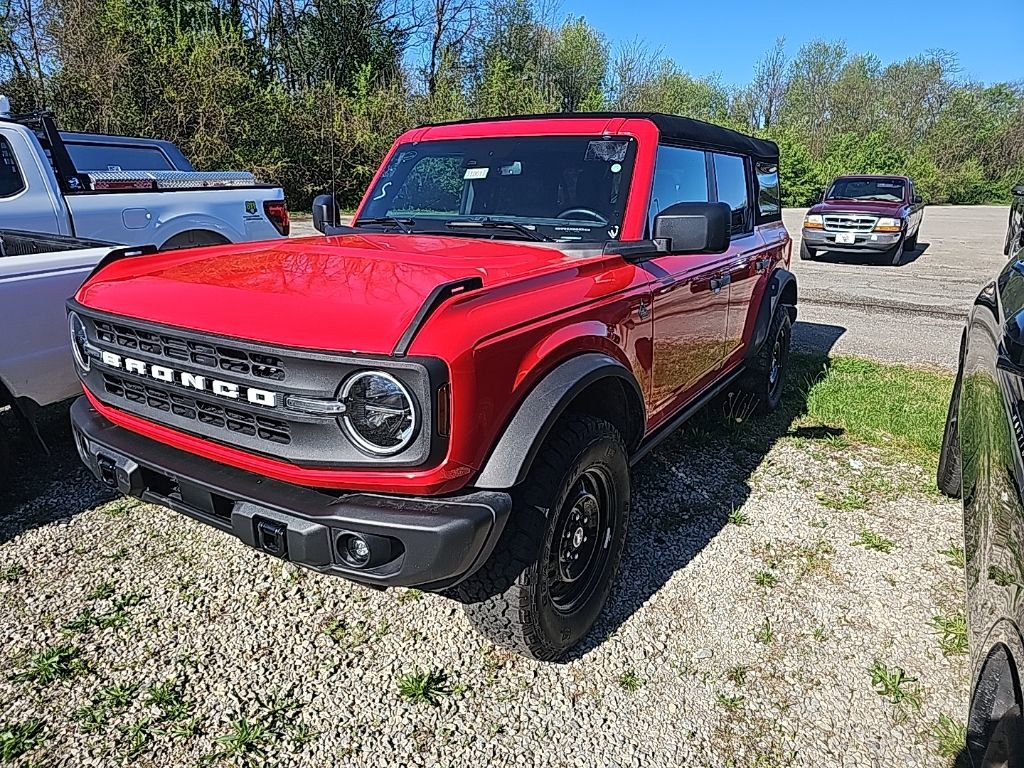 Used 2023 Ford Bronco Black Diamond image 4