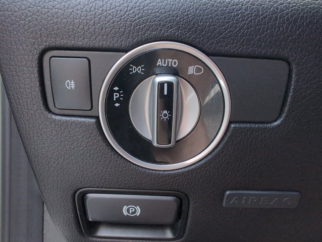 Used 2017 Mercedes-Benz SLC 300 image 19