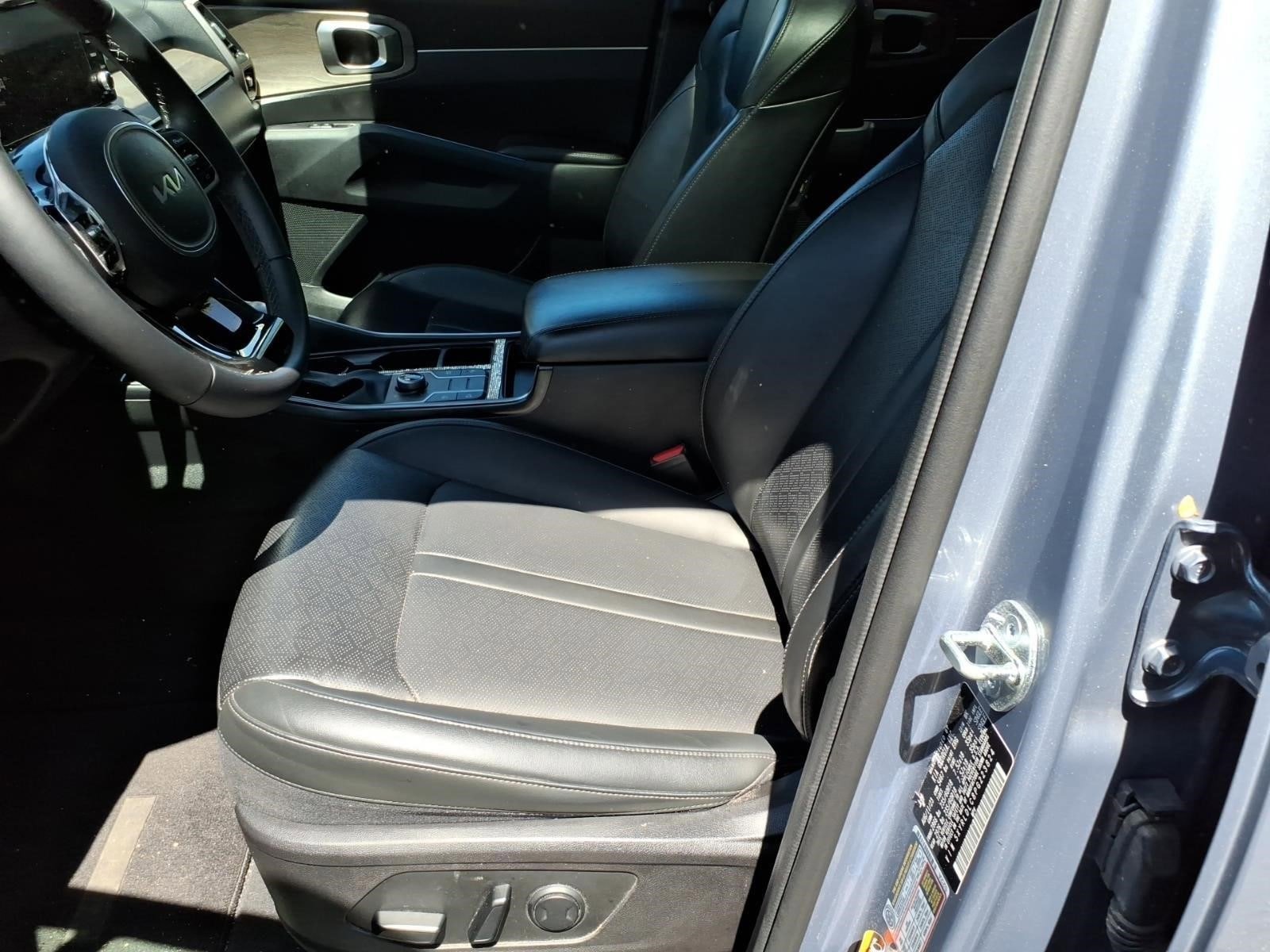 Used 2023 Kia Sorento S w/ Panoramic Sunroof Package AWD/4WD image 11