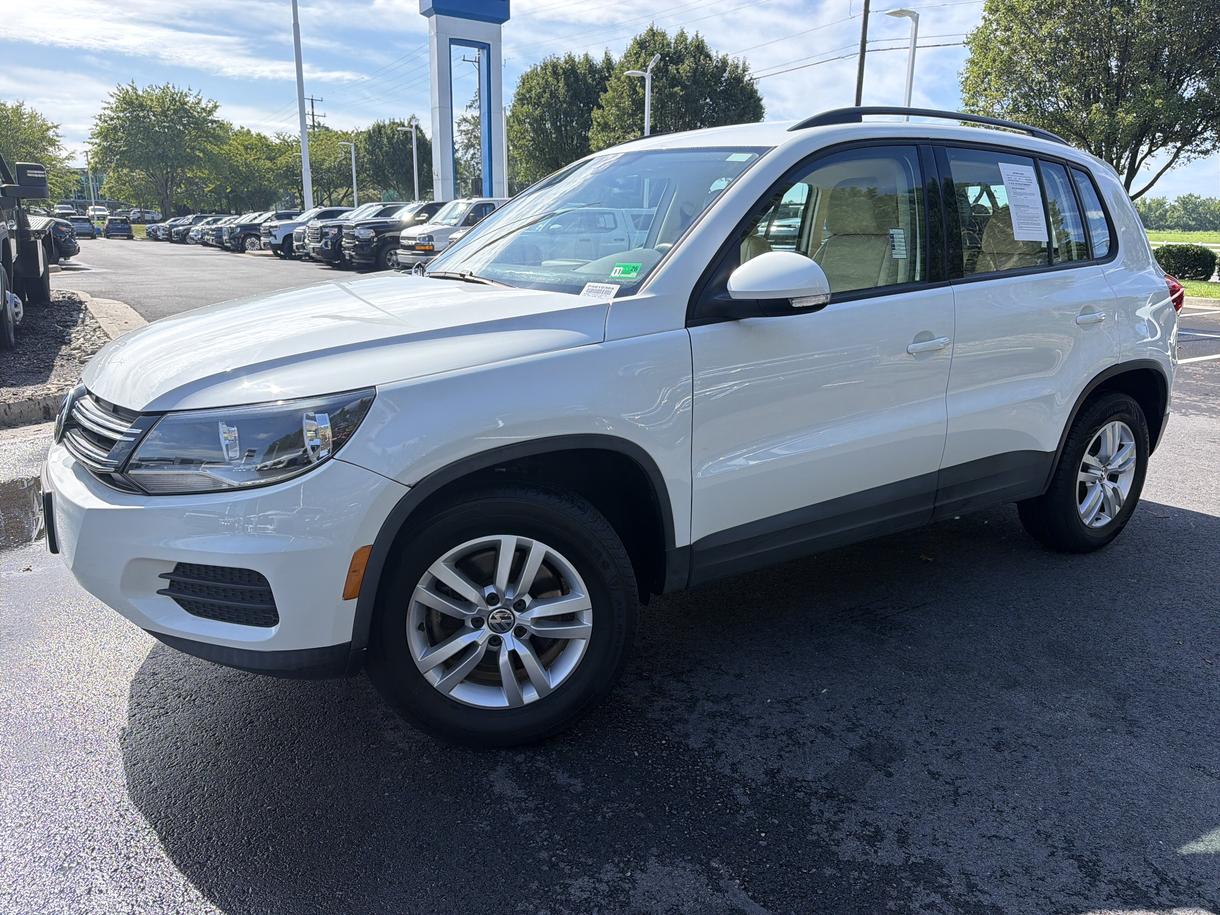 Used 2017 Volkswagen Tiguan S AWD/4WD image 5