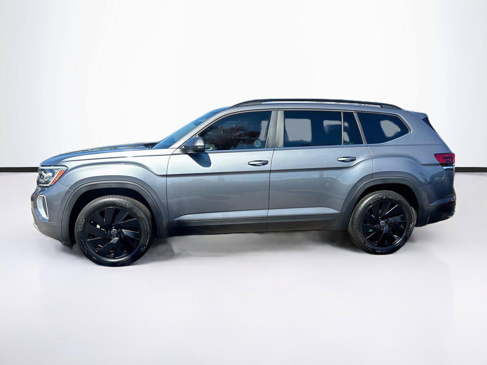 Used 2024 Volkswagen Atlas SE FWD image 4