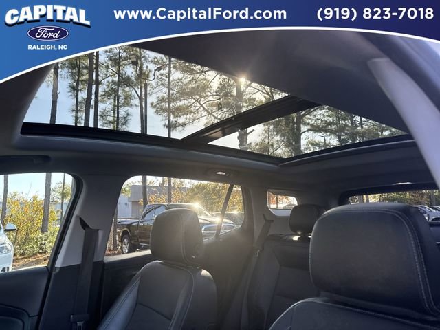 Used 2023 GMC Terrain SLT w/ Tech Package image 21