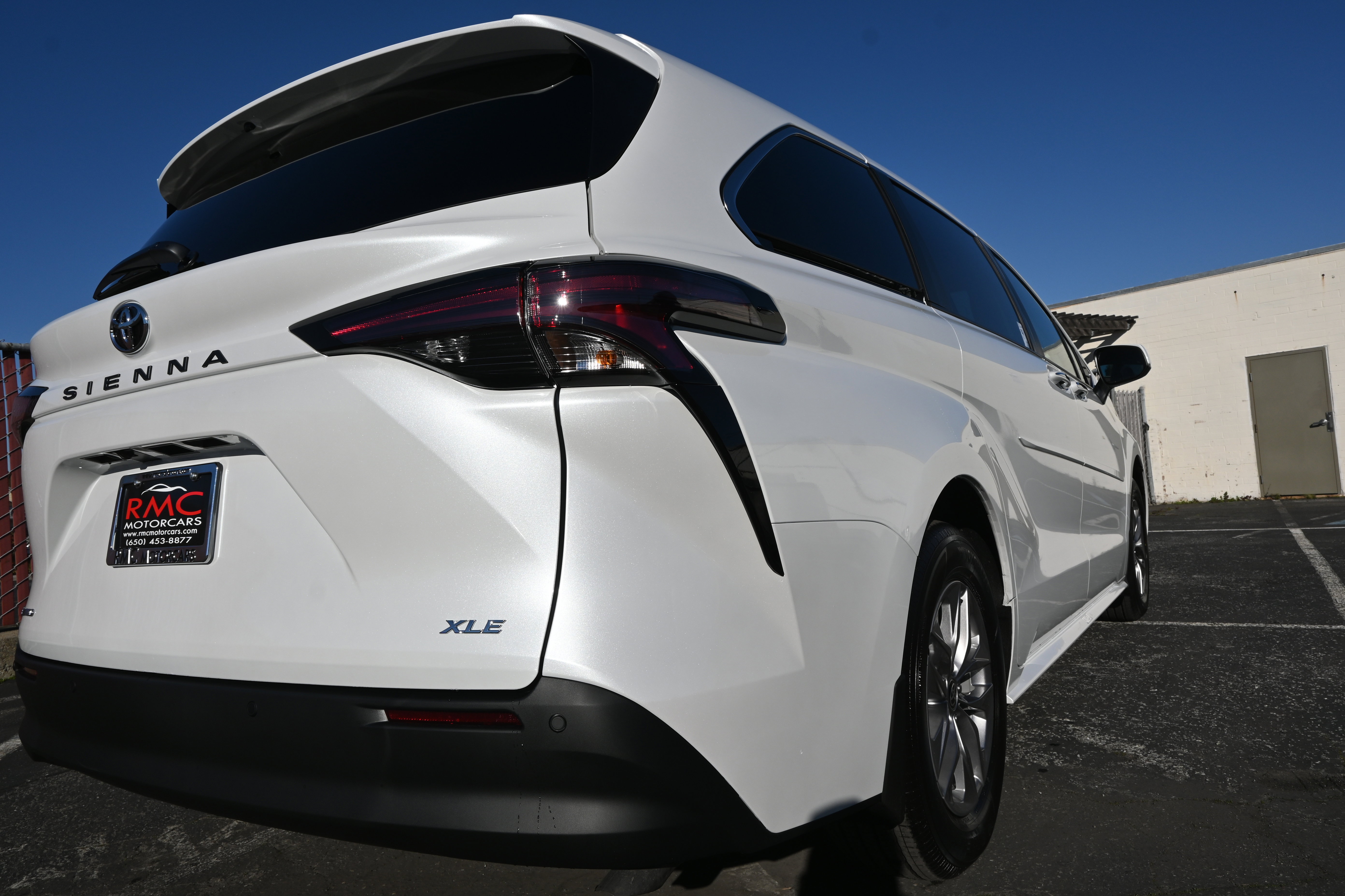 Used 2026 Toyota Sienna XLE image 18