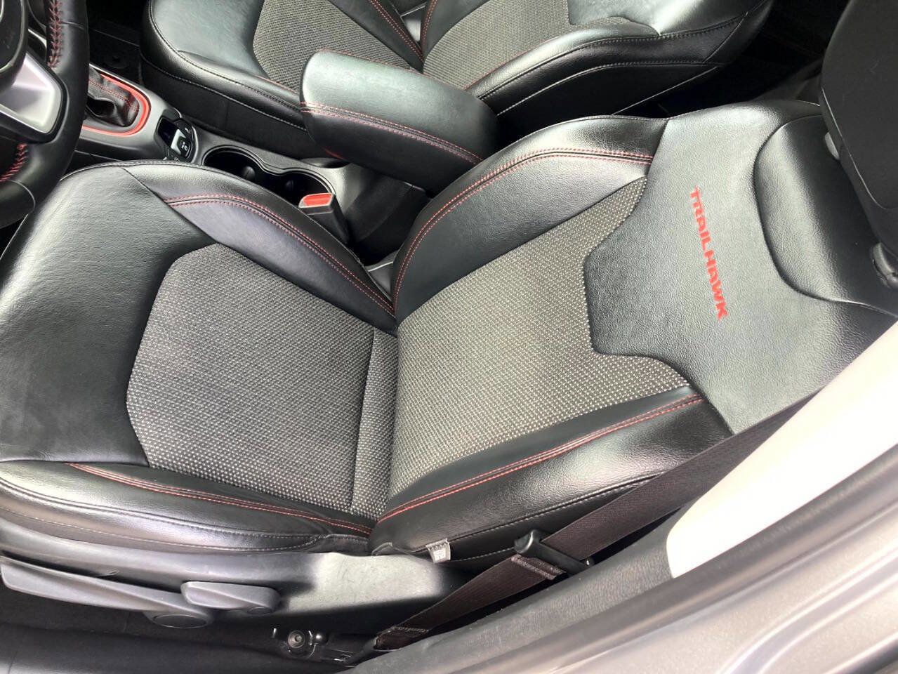 Used 2019 Jeep Compass Trailhawk image 13