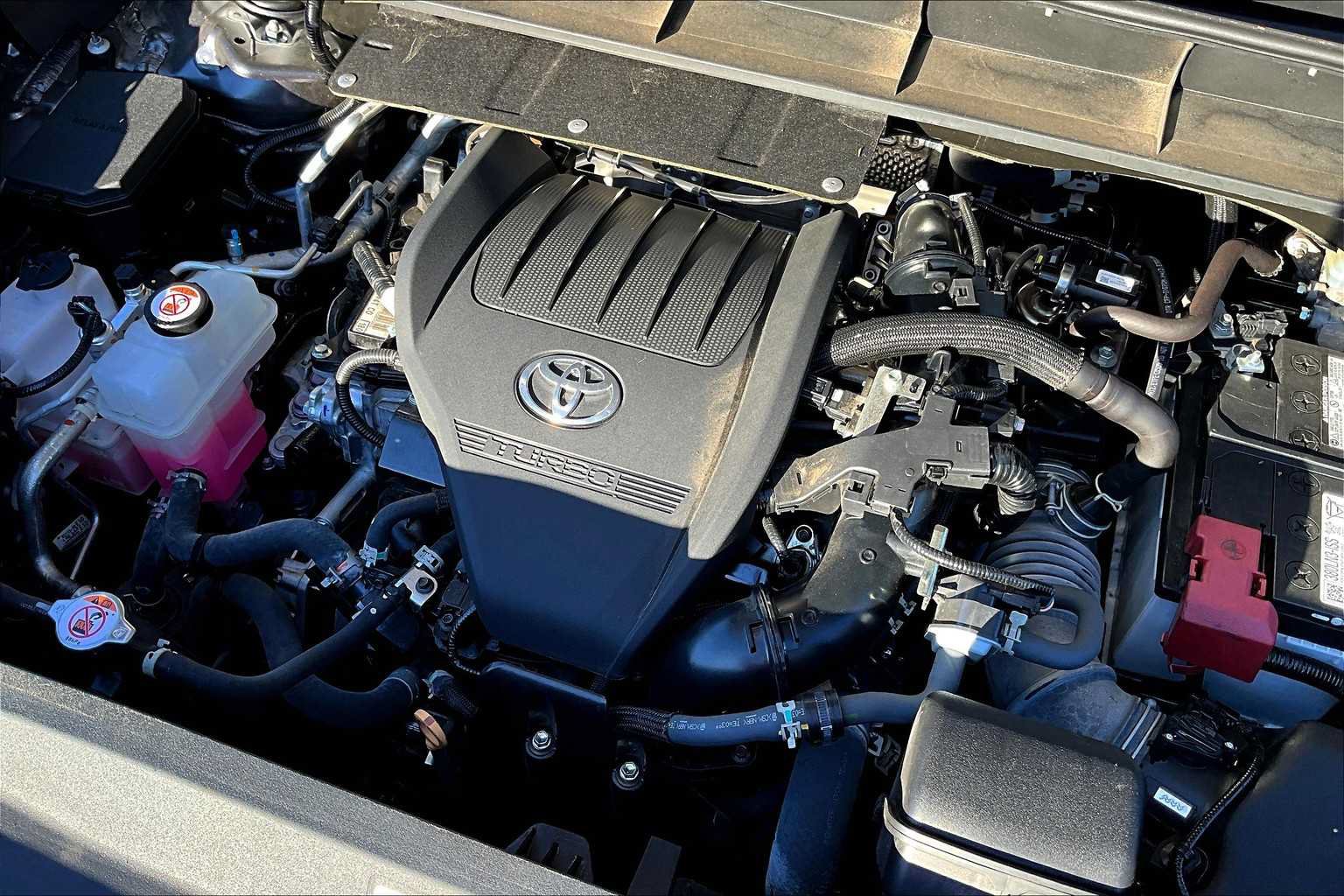 Used 2023 Toyota Highlander L FWD image 30
