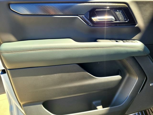 New 2026 GMC Yukon XL AT4 w/ AT4 Premium Package AWD/4WD image 14