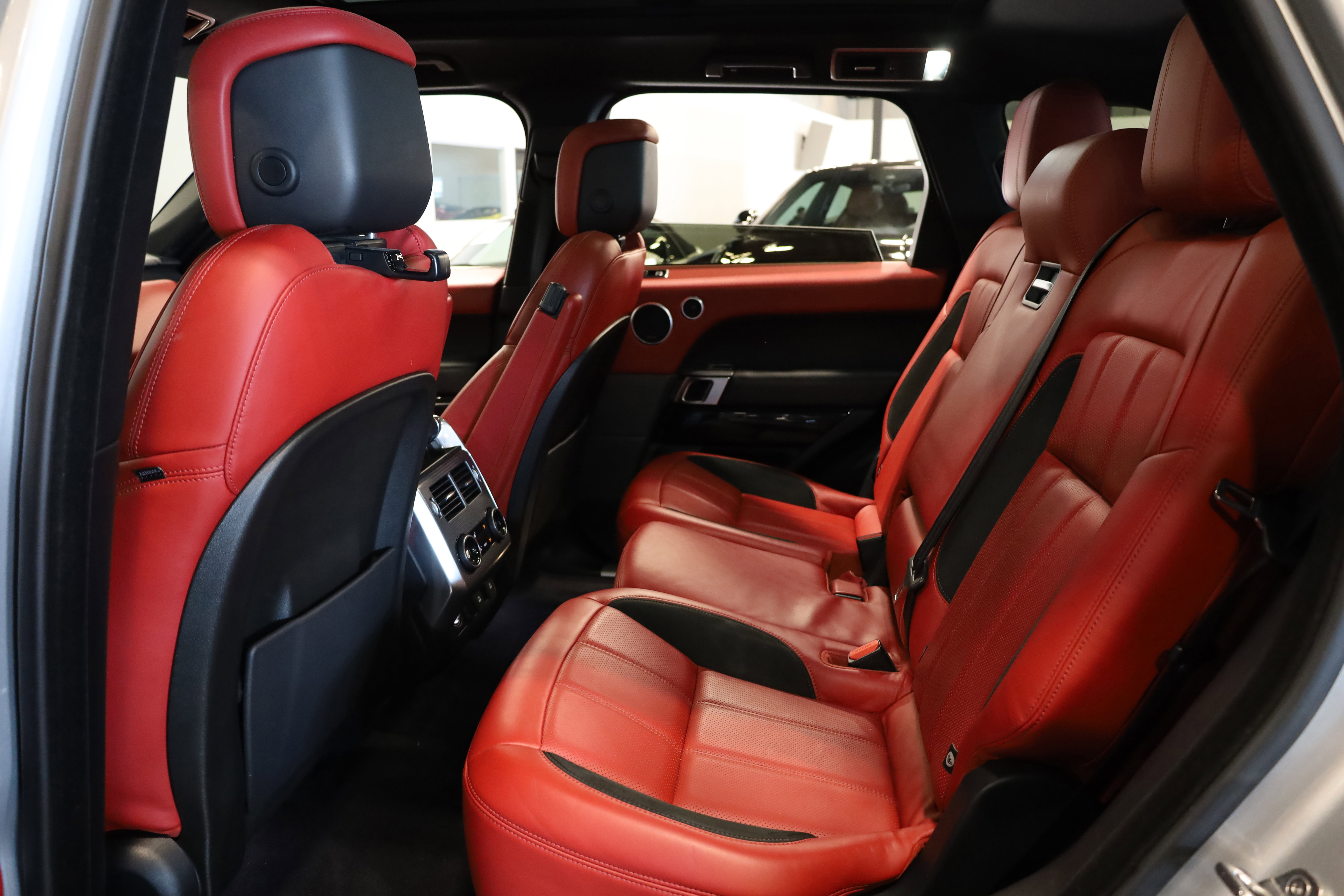 Used 2020 Land Rover Range Rover Sport HSE Dynamic image 37