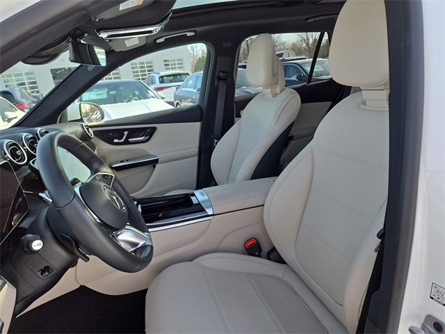 Used 2025 Mercedes-Benz GLC 350e 4MATIC image 23