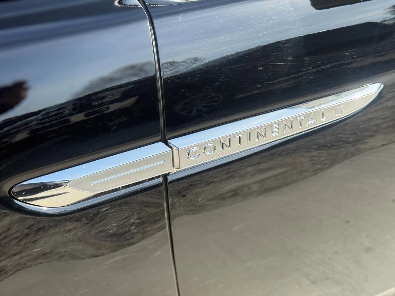 Used 2017 Lincoln Continental Reserve w/ Technology Package image 19