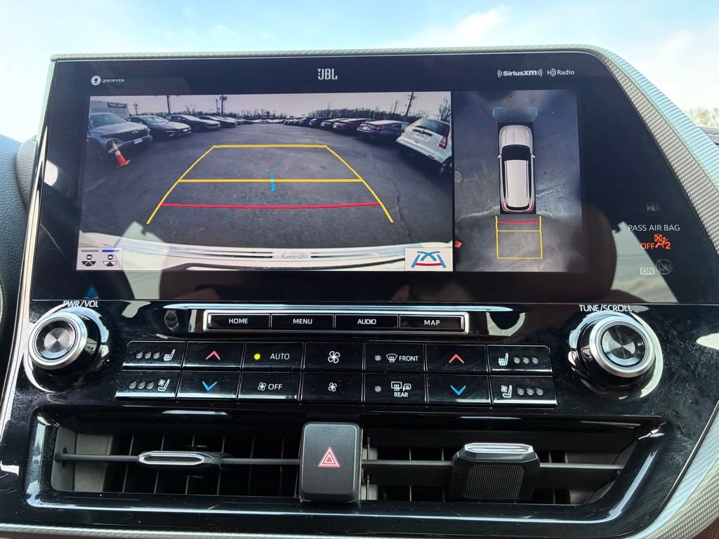 Used 2020 Toyota Highlander Platinum AWD/4WD image 32