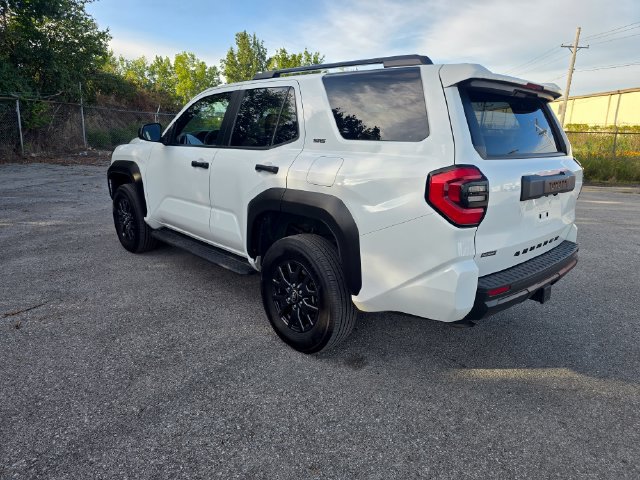 Used 2025 Toyota 4Runner SR5 AWD/4WD image 6