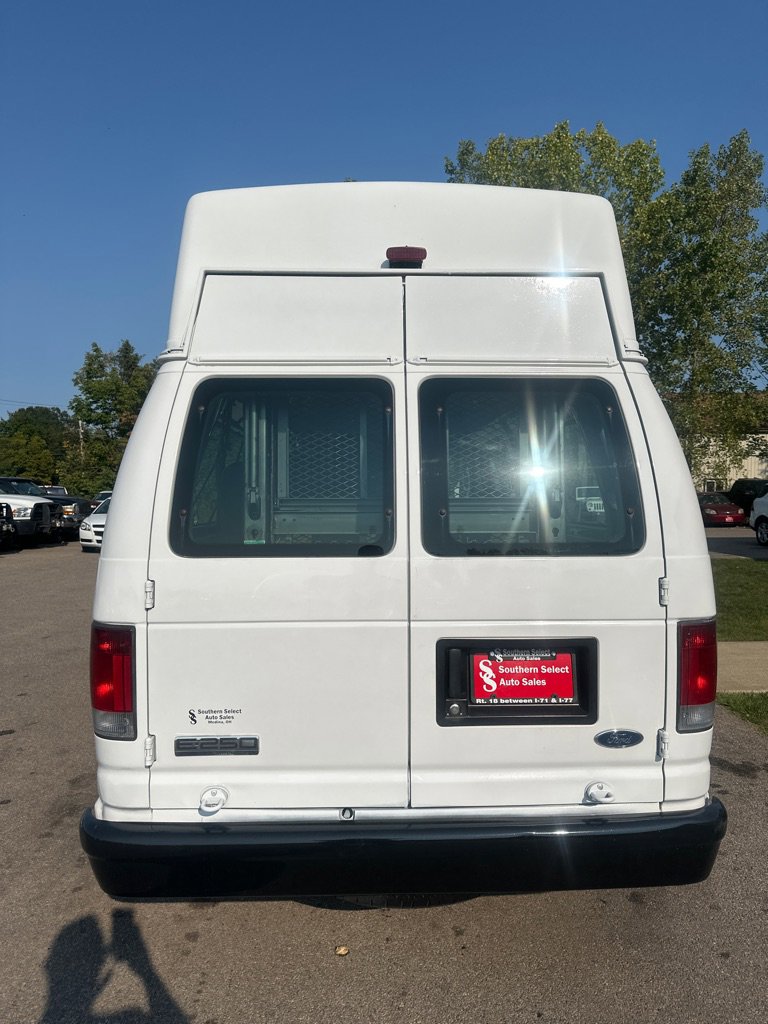 Used 2007 Ford E-250 and Econoline 250 Extended image 7