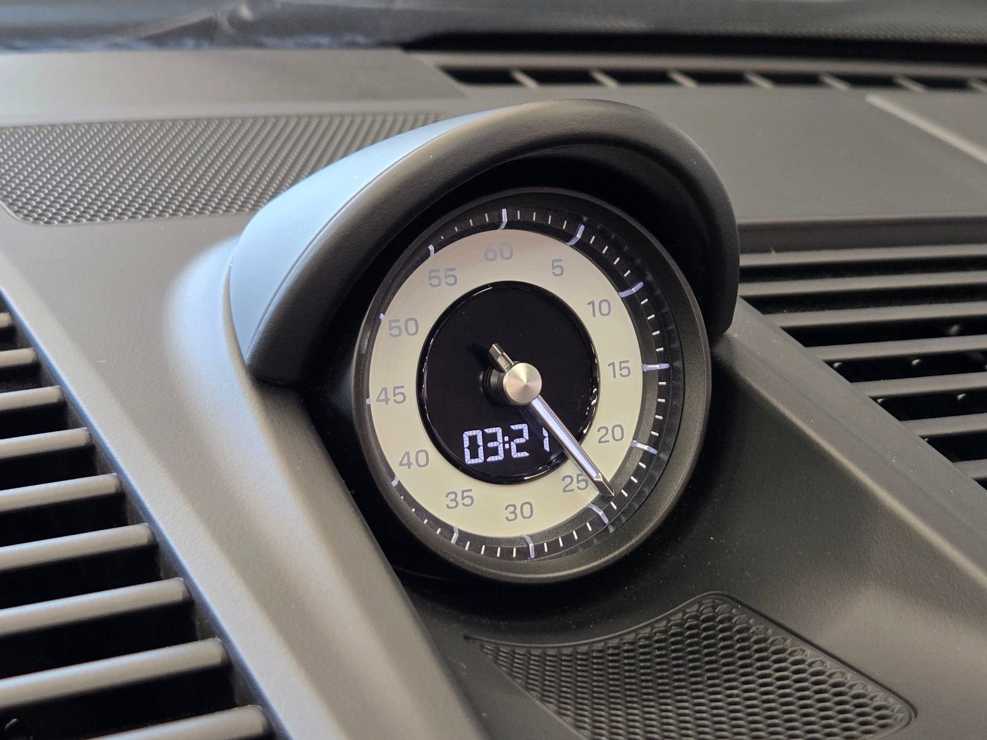 Certified 2022 Porsche 911 Carrera GTS RWD image 19