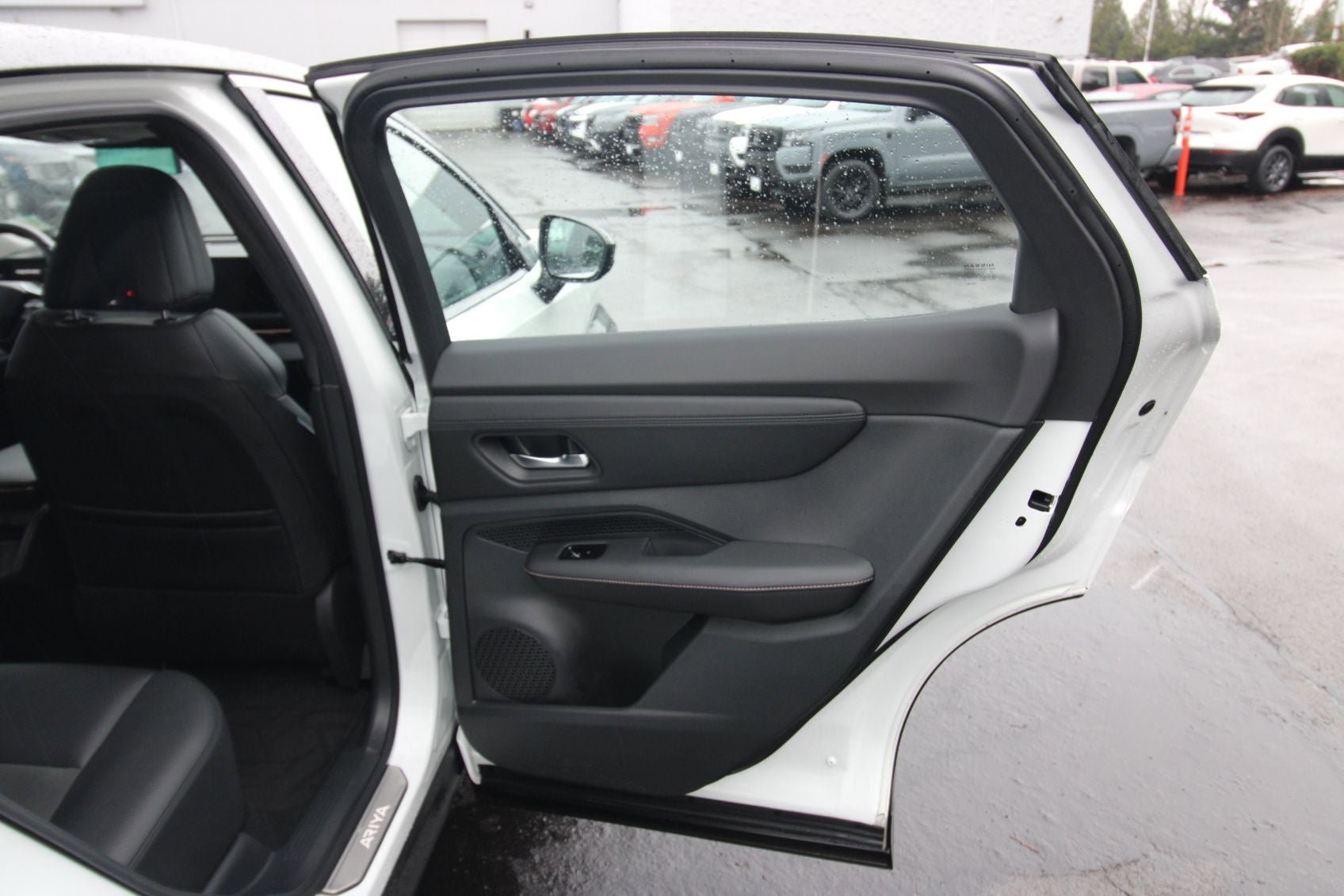 Used 2023 Nissan Ariya FWD image 21