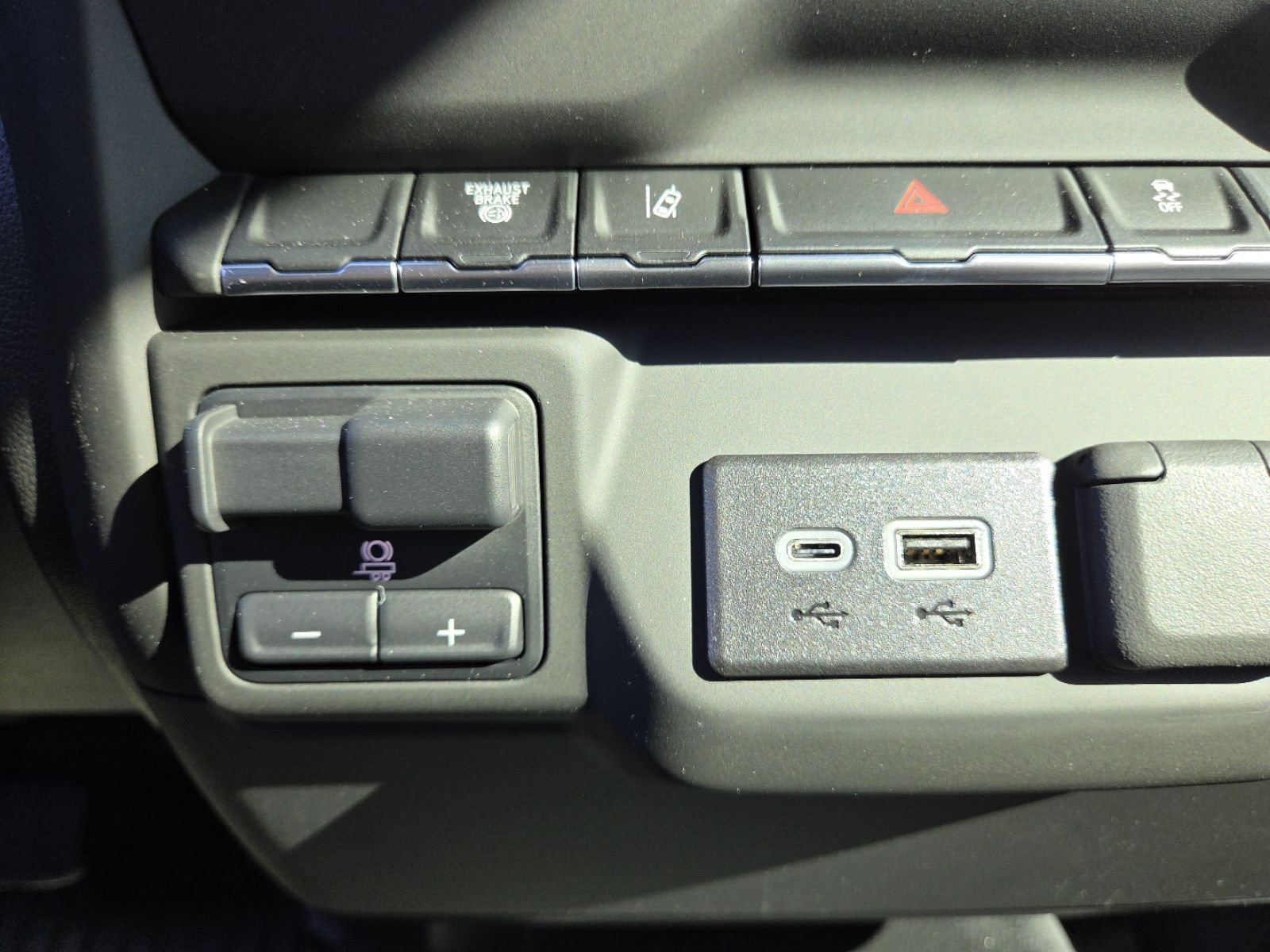New 2025 GMC Sierra 3500 Pro w/ Convenience Package AWD/4WD image 9
