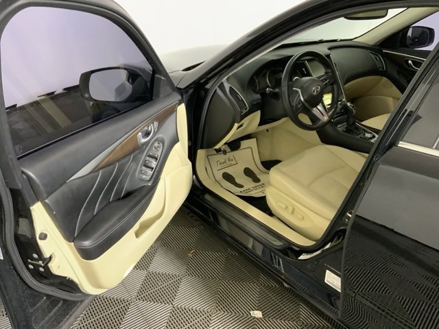 Used 2019 INFINITI Q50 Luxe w/ Essential Package (3.0T Luxe) image 18
