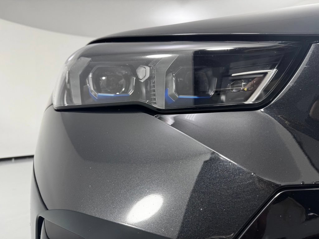 Used 2025 BMW i5 xDrive40 w/ M Sport Package AWD/4WD image 9