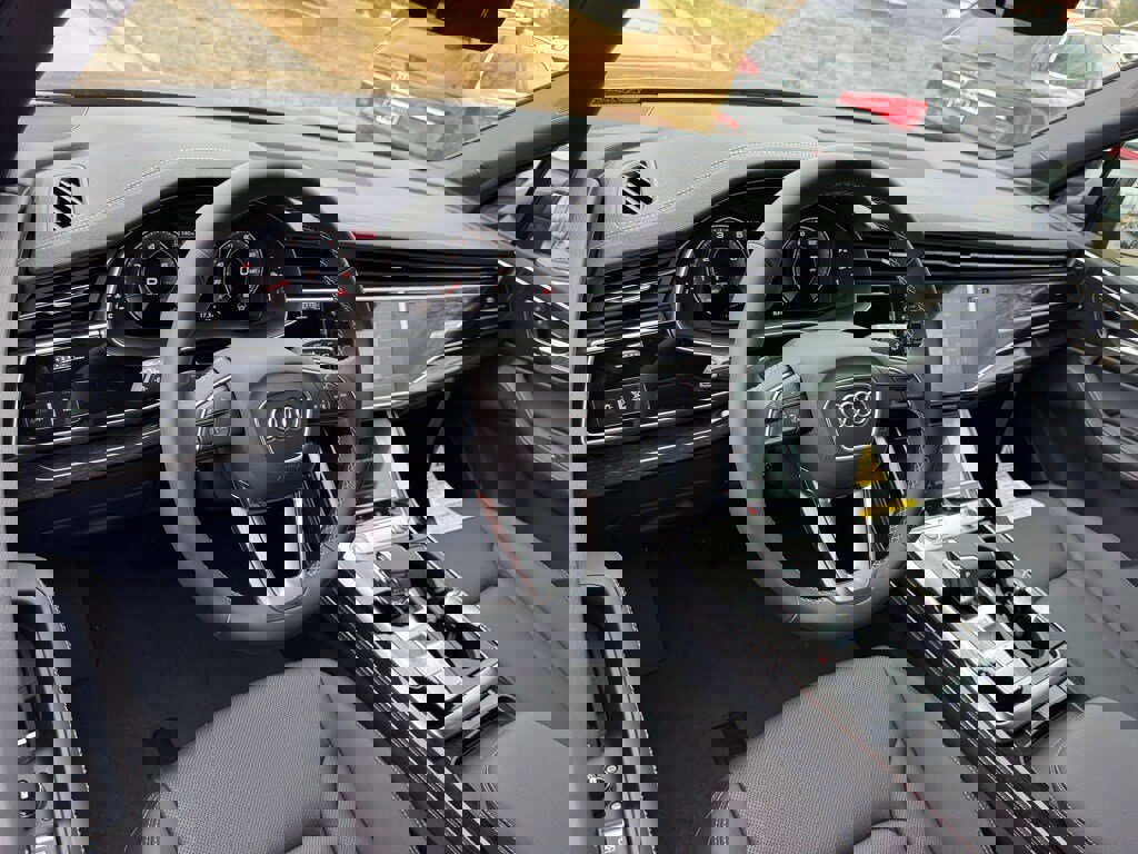 New 2026 Audi Q7 3.0T Premium Plus image 3