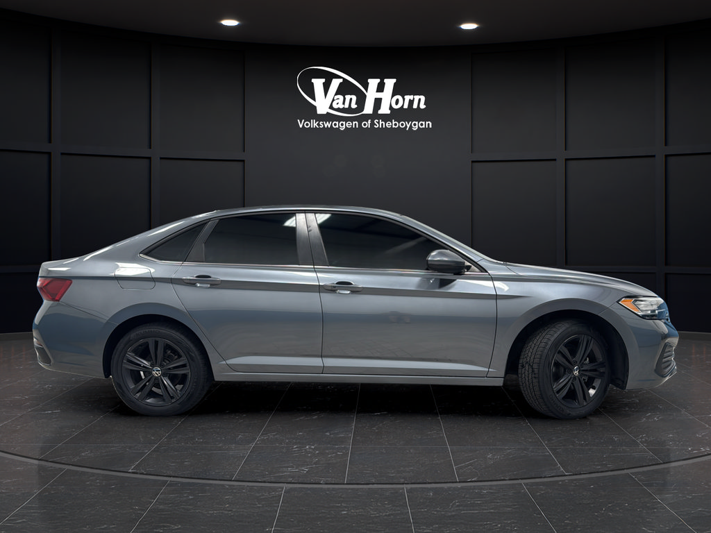 Used 2022 Volkswagen Jetta SE FWD image 8